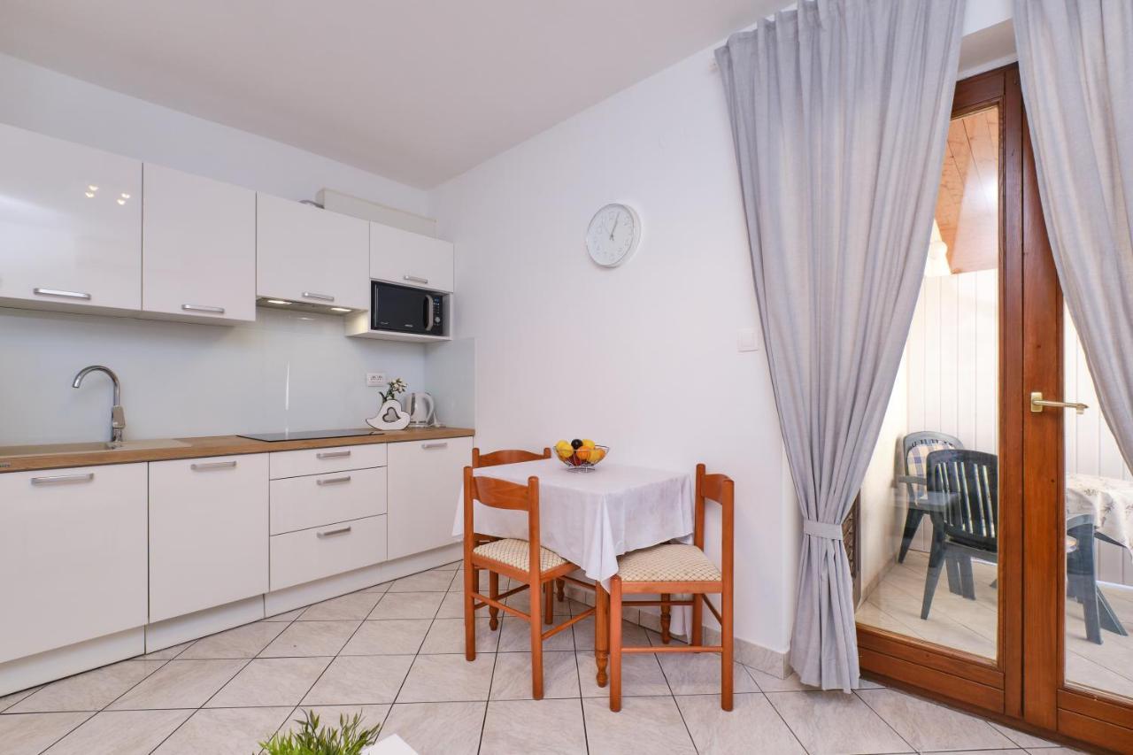 Apartment Budinic Mali Losinj Exterior photo